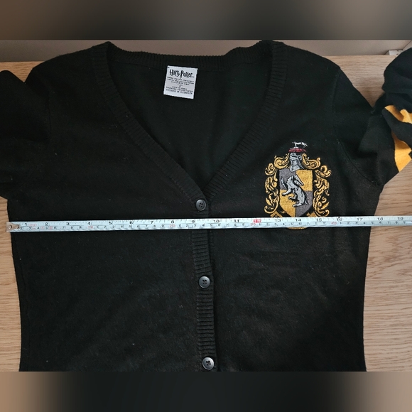 Harry Potter Hufflepuff Cardigan Sweater | Women’s M | Black & Yellow - Picture 8 of 12